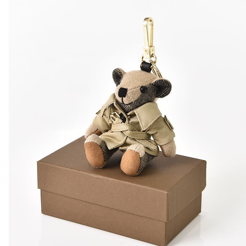 Classic B Brand Plaid Bear Pendant High-Quality Bag Accessory Woolen Keychain with a Luxurious Feel Suitable for Gifting