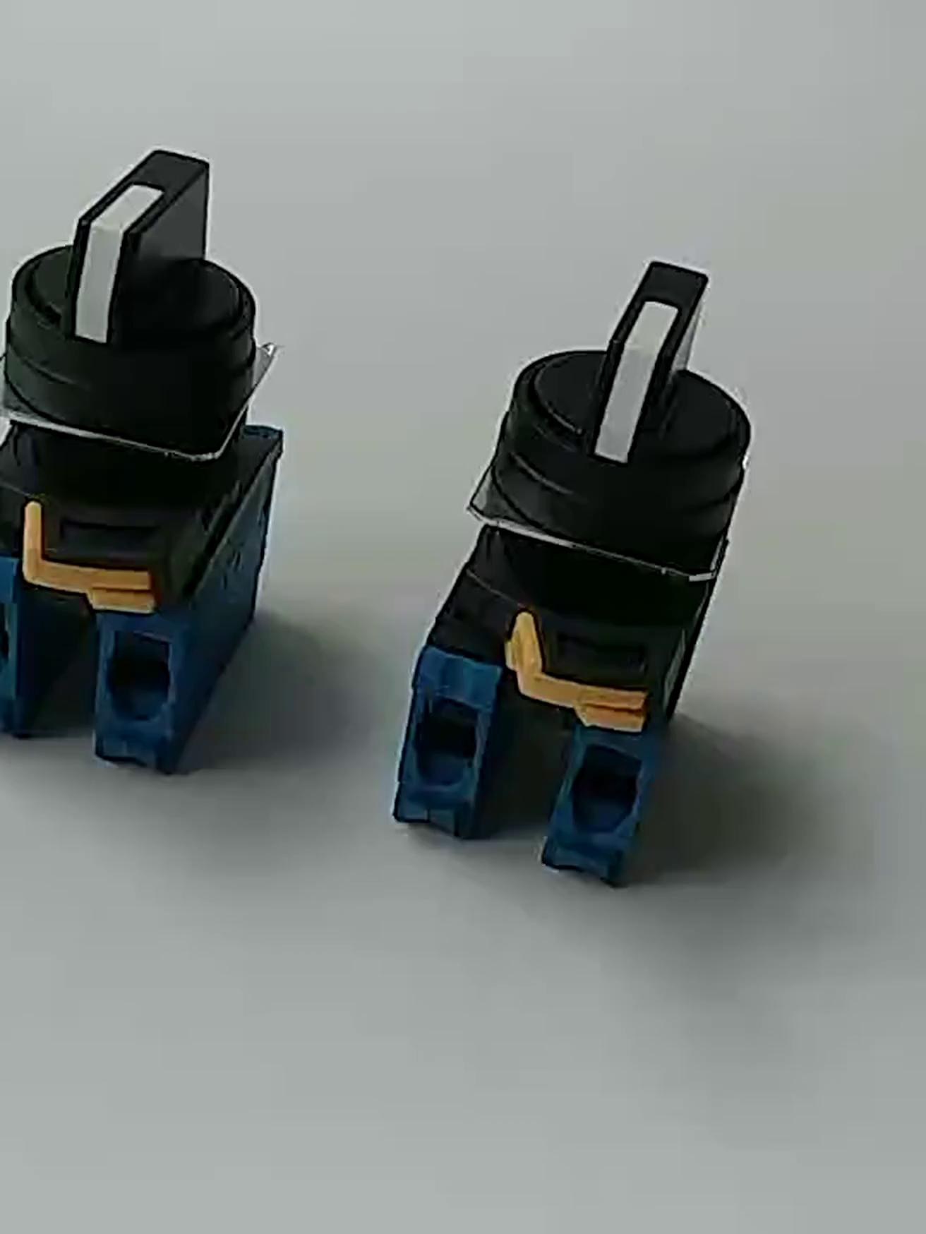 此开关不带灯？能够我用它把家变成了AI控制中心！