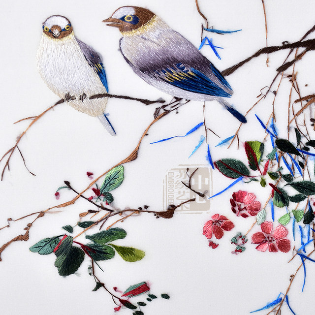 Suzhou embroidery ຜະລິດຕະພັນສໍາເລັດຮູບ embroidery ມື 4 ໄຫມ exquisite Yan Bolong ດອກຂະຫນາດນ້ອຍແລະນົກເຂົ້າຫ້ອງນອນຫ້ອງຮັບແຂກຕົບແຕ່ງຮູບແຕ້ມຫ້ອຍອັນດີງາມ