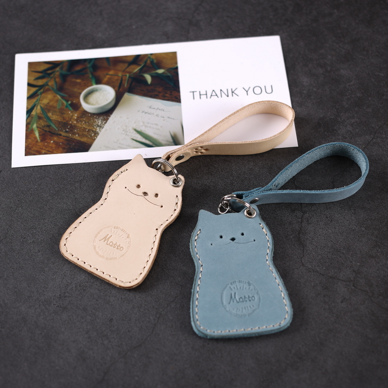 Original handmade cowhide cat small access card set retro leather mini bus protective cover creative keychain