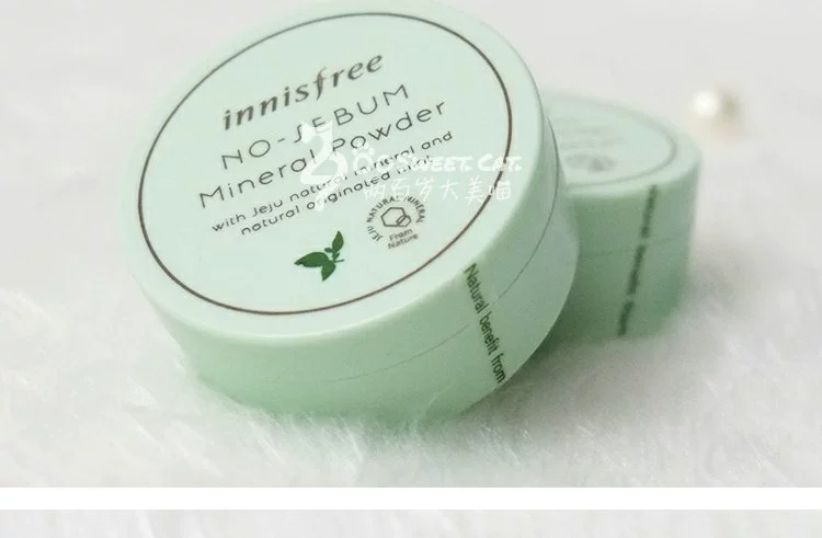 Hàn Quốc innisfree Yue Shi phong cách khoáng chất bạc hà lỏng bột mật ong phấn nền kiểm soát dầu nền 5g phấn nén eglips