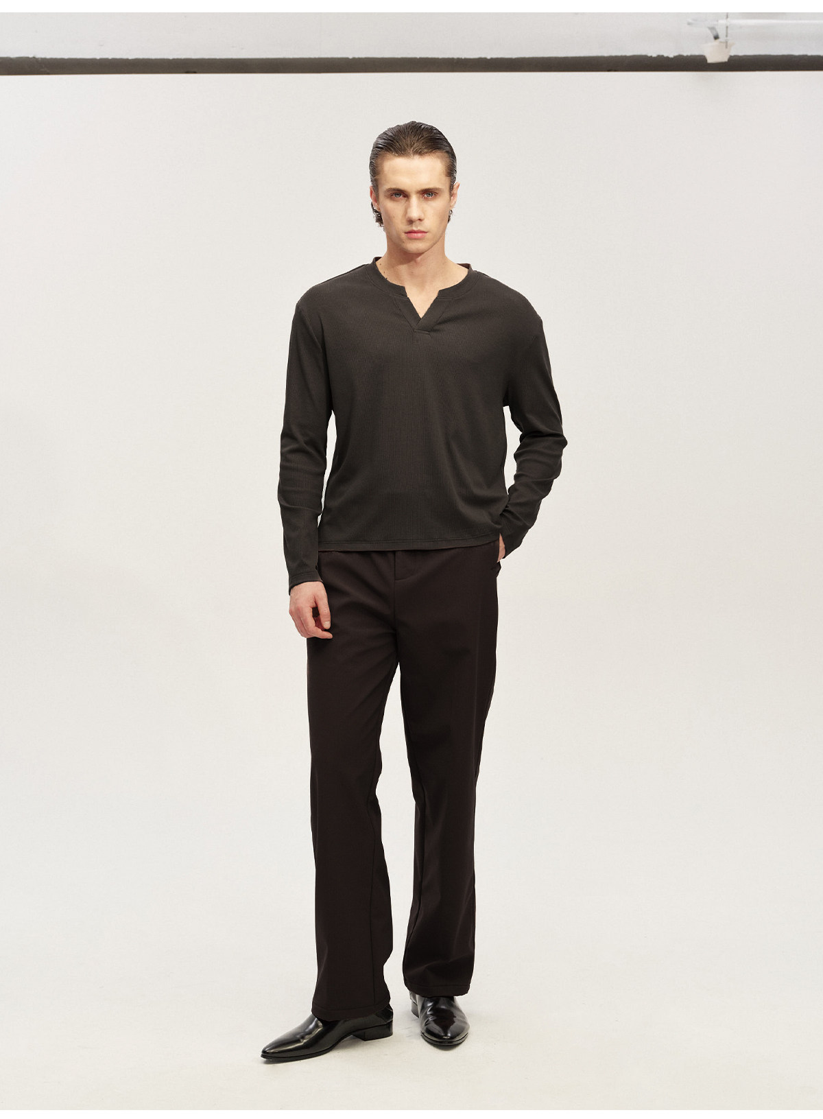 JCAESAR V-Neck Ribbed Knit Long-Sleeve Top