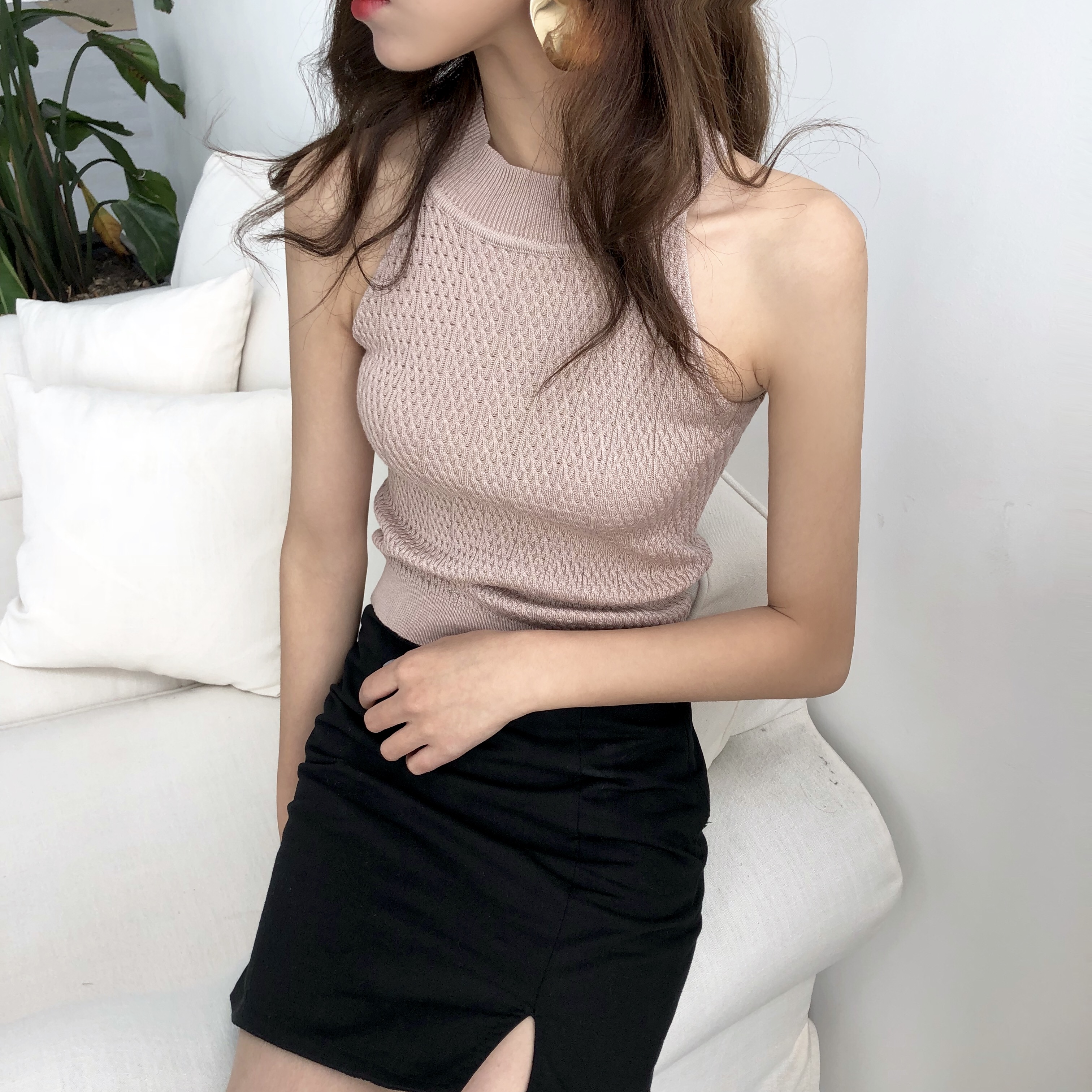 Áo len cổ lọ kiểu dáng sang trọng mang hơi hướng retro của Hồng Kông không tay hàng đầu chạm đáy áo khoác mỏng đan dây đeo phụ nữ mặc áo tắm