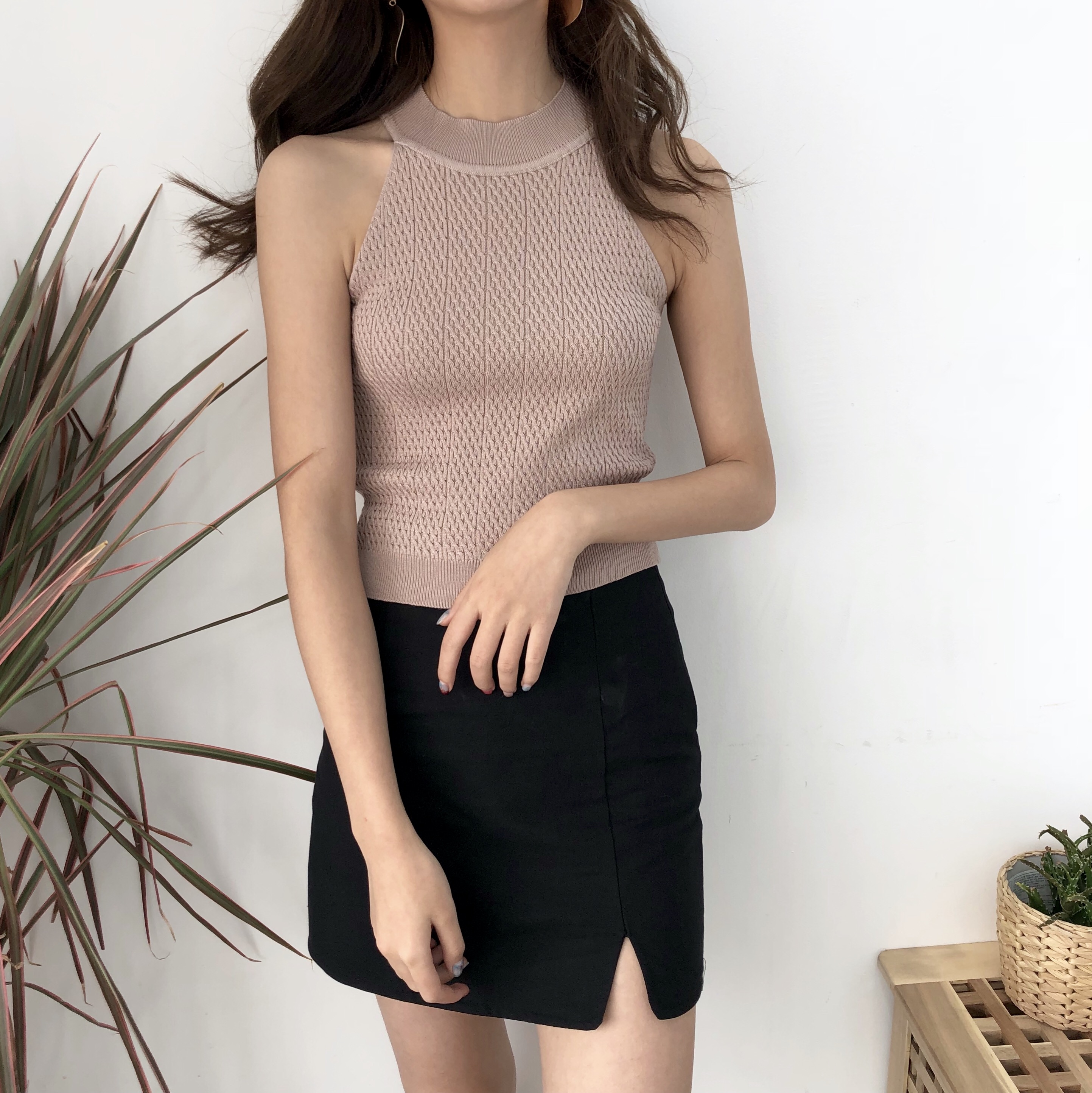 Áo len cổ lọ kiểu dáng sang trọng mang hơi hướng retro của Hồng Kông không tay hàng đầu chạm đáy áo khoác mỏng đan dây đeo phụ nữ mặc áo tắm