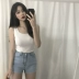 Mặc một chiếc áo len ngắn cổ chữ U đan mỏng Slim vest kiểu dáng của phụ nữ