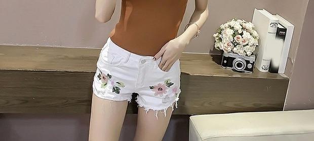 Xia Xiao Khánh sling đan búp bê ngọn bên trong phía dưới mặc một chiếc áo vest ngắn kiểu retro sang trọng kiểu Hồng Kông váy nữ