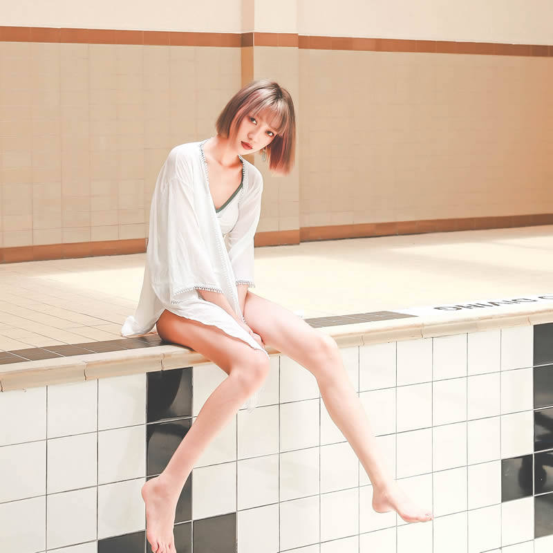 Junior Qi Long-sleeved loose white light and thin vacation beach jacket women's matching swimsuit long blouse