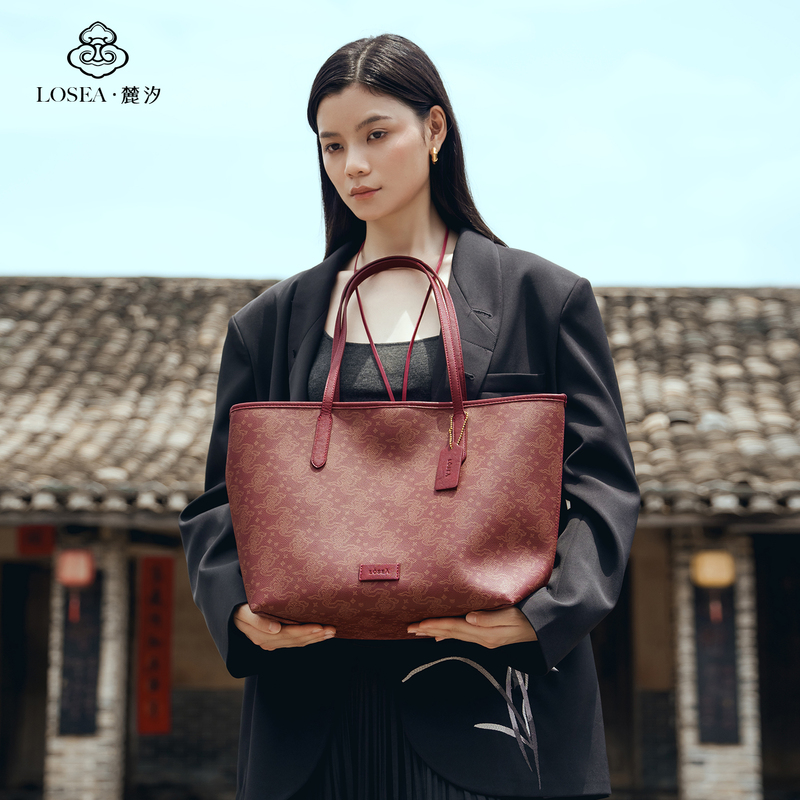 Losea X Three Gorges Museum Collaboration Ruyi Cloud Pattern Tote Wedding Bag for Women 2026 New Handheld Red Bag Losea X Three Gorges Museum Collaboration Ruyi Cloud Pattern Tote Wedding Bag for Women 2026 New Handheld Red Bag