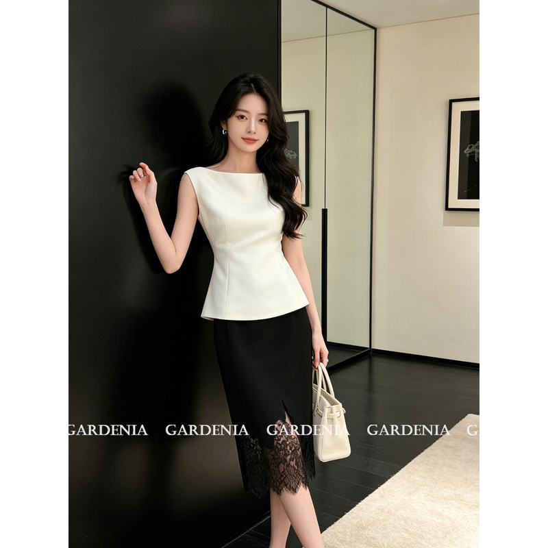 Gardenia Simple and Elegant Off-Shoulder Umbrella Hem Sleeveless Shirt for Women, Fashionable and Mature Style Versatile Top