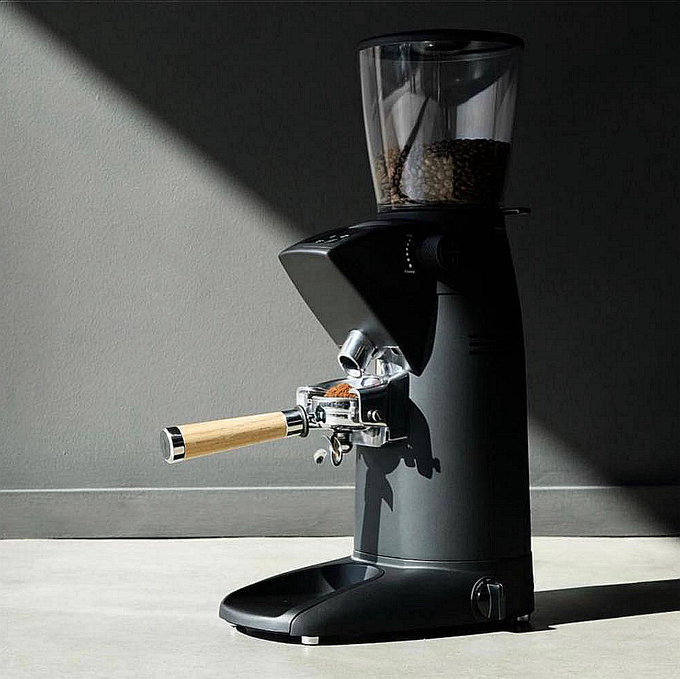 Spot COMPAK PKF Electrocontrolled High End Coffee Mill Coffee Mill 83 knife disc double cooling fan