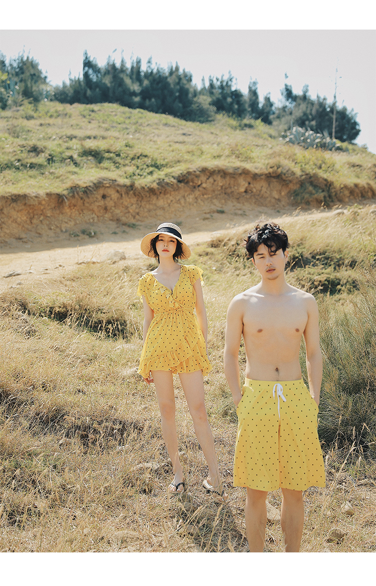2019 cặp đôi mới bơi đồ bơi bikini ba mảnh nhỏ màu vàng tươi kỳ nghỉ spa nhỏ ngực áo tắm nữ - Vài đồ bơi đồ biển cặp	
