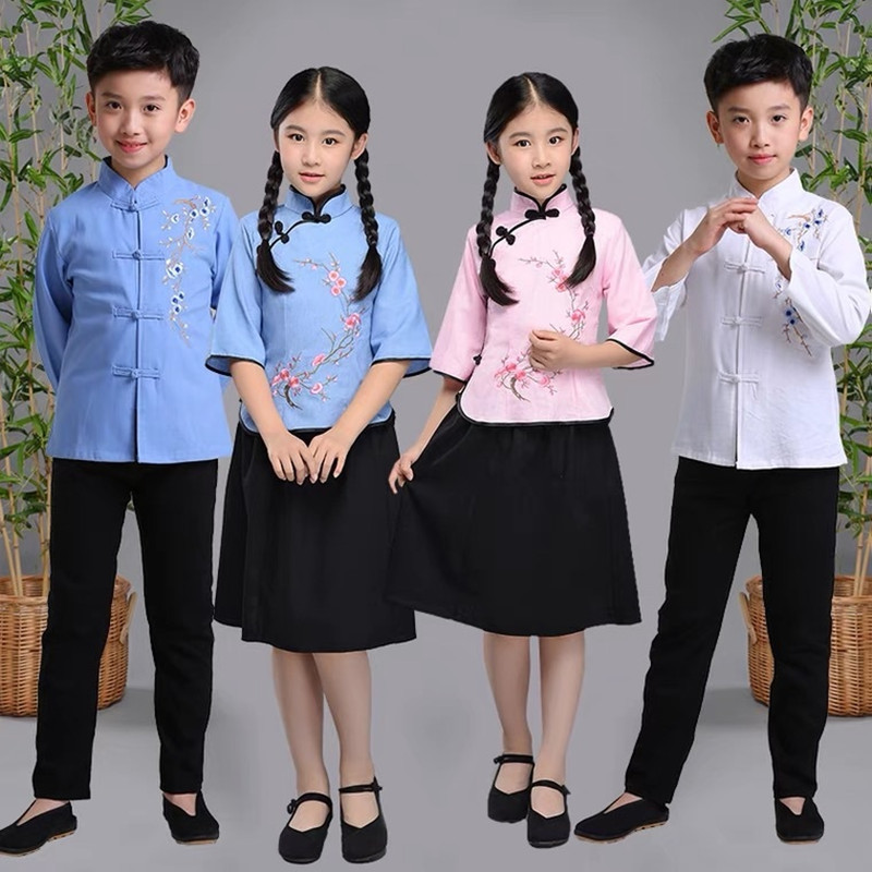 Children perform to the Republic of China choir dress male and female elementary and secondary school students poetry recitation of 54 young people in middle mountain clothing