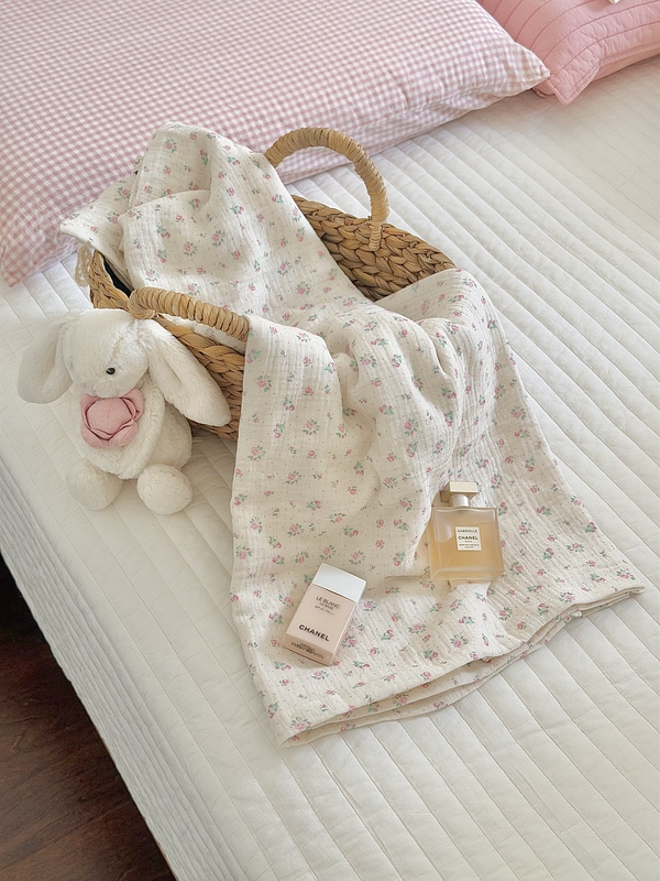 Girly Double-Layer Gauze Pure Cotton Small Floral Bath Towel and Hair Drying Towel Girly Double-Layer Gauze Pure Cotton Small Floral Bath Towel and Hair Drying Towel