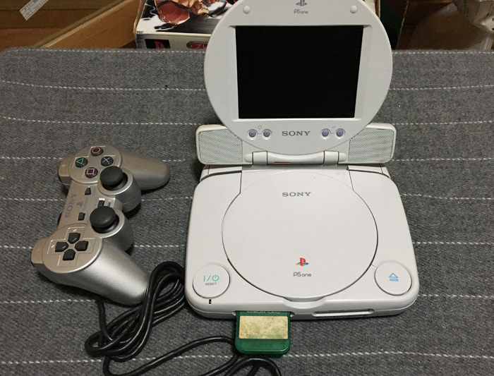 PS one fat slim + джойстик + карта и много дисков - купить, цена 2 700 руб., про