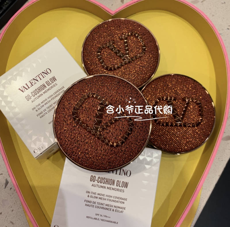 Valentino Chocolate Runway Cushion in Blue, Water-Light Radiance Cushion, 12g, Available at Domestic Counters Valentino Chocolate Runway Cushion in Blue, Water-Light Radiance Cushion, 12g, Available at Domestic Counters