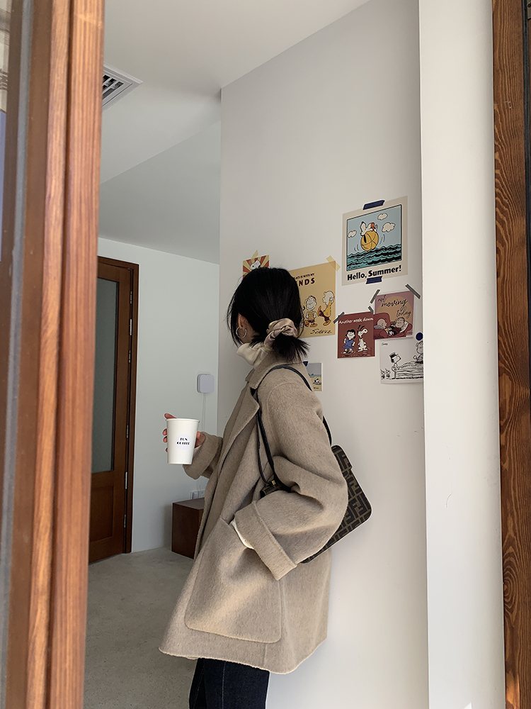 优雅羊毛大衣,给你足够的温暖与美丽