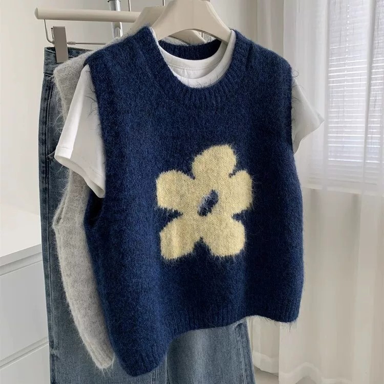 Early Autumn Korean-Style Round-Neck Floral Jacquard Knitted Vest for Women, Soft Plush Vest, Loose and Versatile, Suitable for Layering