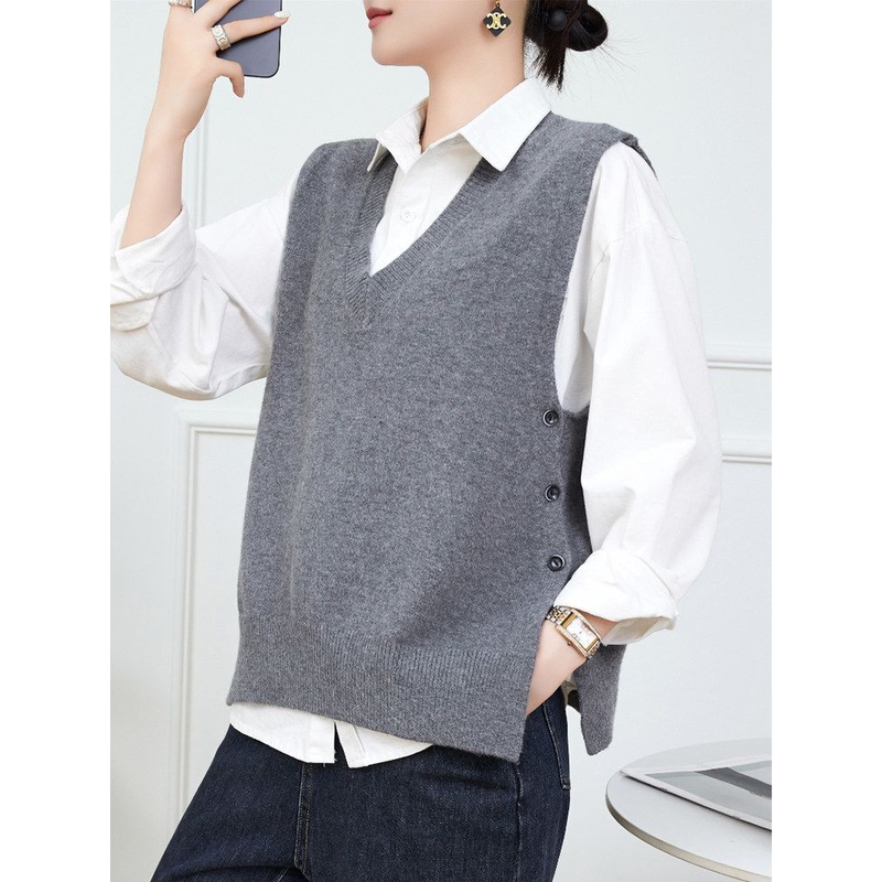 2026 New Spring Style Vest Knitwear Women's V-Neck Knitted Vest Large Size Loose Slit Sweater Sleeveless Vest 2026 New Spring Style Vest Knitwear Women's V-Neck Knitted Vest Large Size Loose Slit Sweater Sleeveless Vest