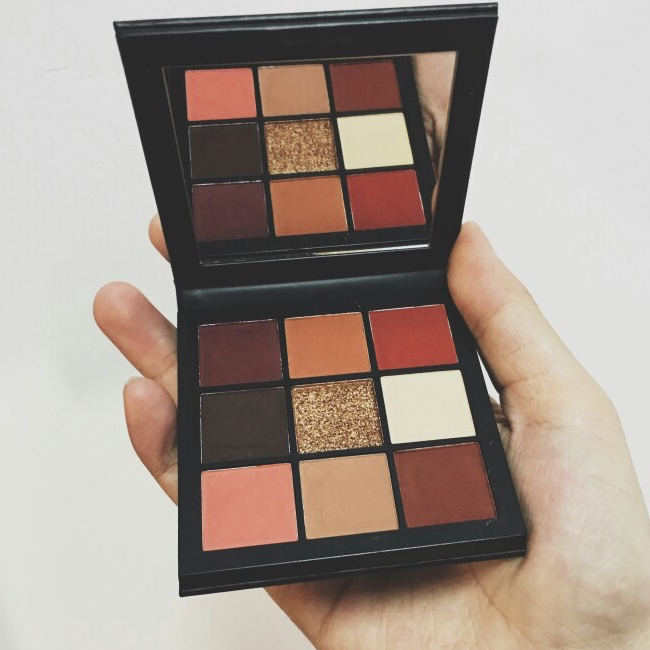 Huda beauty 9 color eyeshadow palette neon fluorescent NEON orange green powder Topaz orange soda Coral coral