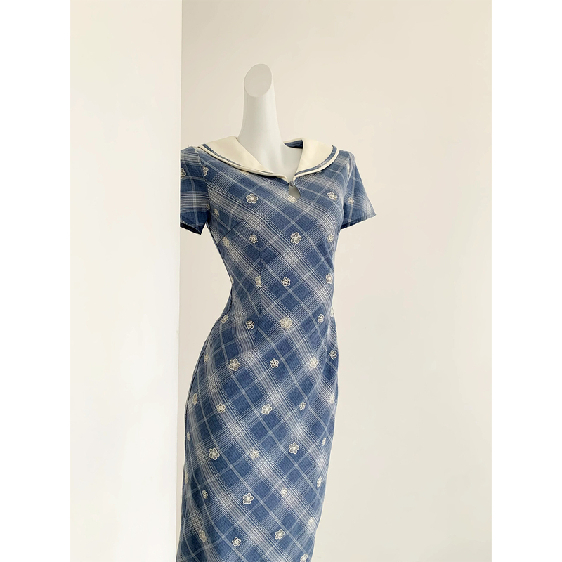 【Sailor Girl】French-Style Navy Dress with Plaid Collar, New Summer 2026, Waist-Cinching, Elegant and Slimming Long Dress 【Sailor Girl】French-Style Navy Dress with Plaid Collar, New Summer 2026, Waist-Cinching, Elegant and Slimming Long Dress
