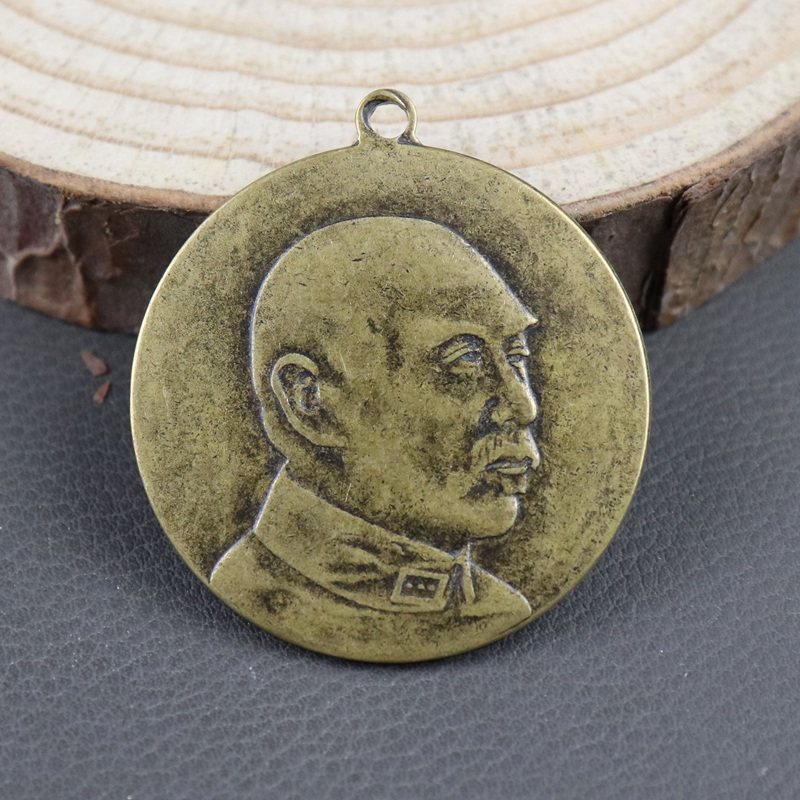 Red Collection Medallion Military Merit Medallion Brass Medallion Badge Badge Medal of Honor Vintage Medallion Advocate for Justice