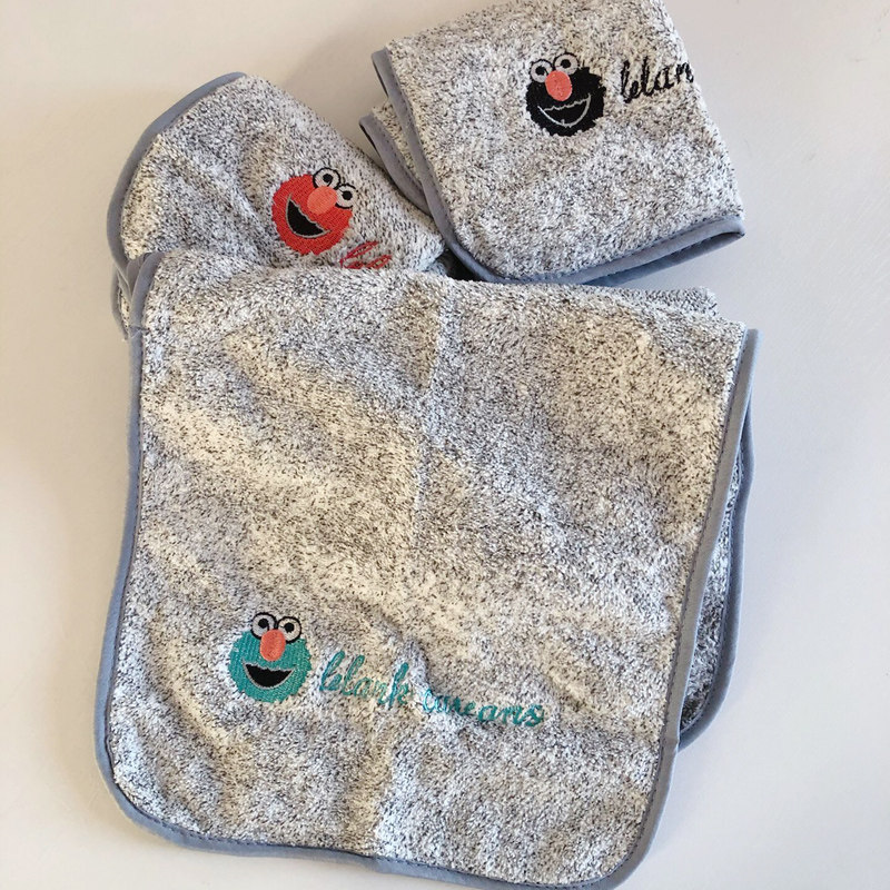 Baby's fang towel 4 dress Sesame Street Micron Speed Dry Child Towel Bamboo Charcoal Child Cute Wash face towel rubbing hand towel