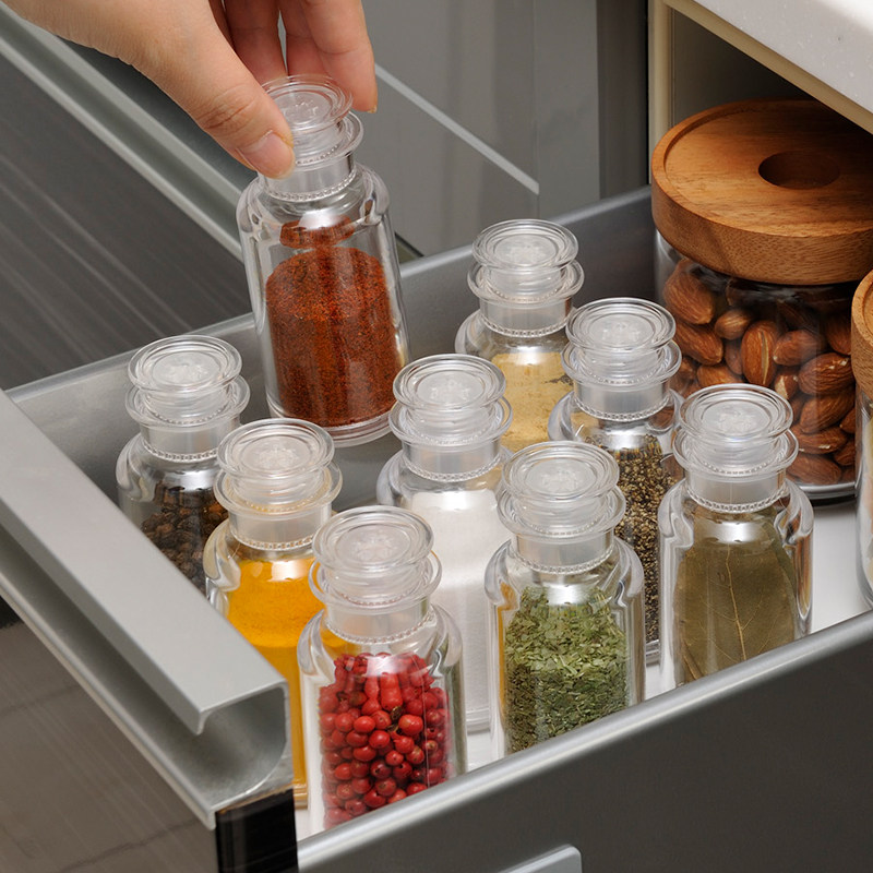 Japan imported seasoning bottle kitchen salt monosodium glutamate small sub-packing sprinkler bottle single seasoning box household seasoning jar