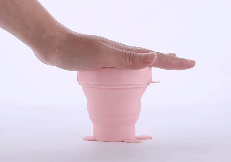 FaSoLa Silicone Folding Cup Cúp du lịch cầm tay Cup Cup Miệng có thể thu vào tay Cup có nắp nén Cup bình nước giữ nhiệt cute