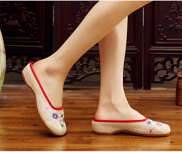 Mùa hè 2018 mới nữ quốc gió mang dép thời trang cũ Bắc Kinh thêu giày vải Baotou dép và dép dép bitis nữ