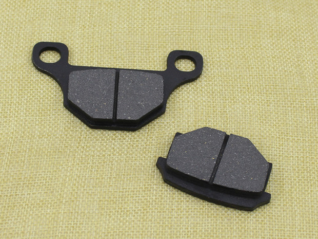 Má phanh xe máy GS125 GN125 Junchi GT125 QS125 khoan báo trước - Pad phanh má phanh sau xe sh