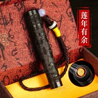 В год лотоса есть подарочная коробка рыбы