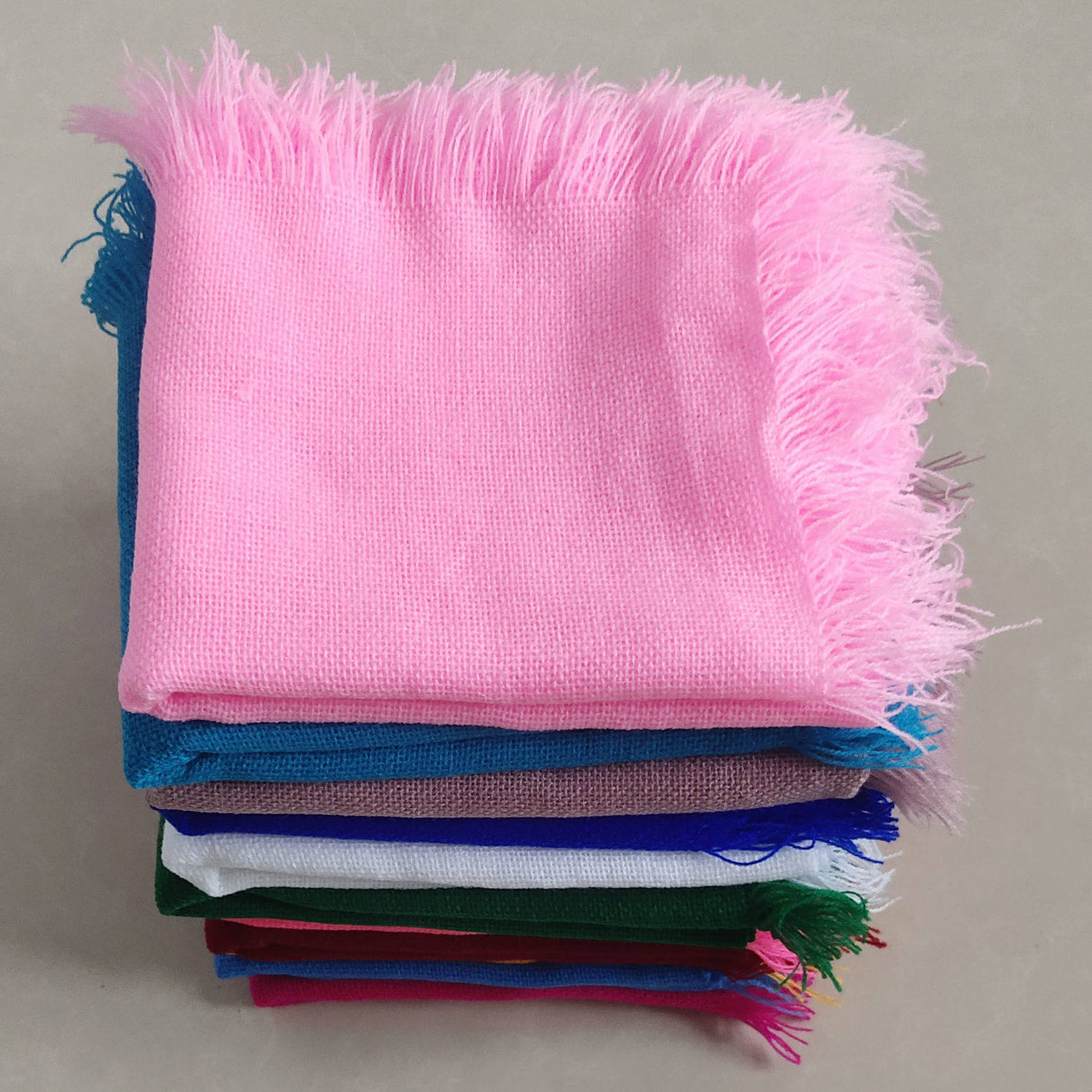 中高年女性向けの薄手の夏用ヘッドスカーフ。農作業、公演、日焼け対策などに適しています。