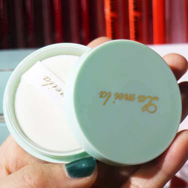 9,9 nhân dân tệ kiểm soát vận chuyển dầu cố định hộp phấn trang điểm bột mật ong cao sáng quần áo cố định trang điểm che giấu bền không thấm nước phấn nén eglips