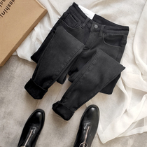 Its great with boots Black high-waisted velvet thickened jeans Women are thin and warm Black pants boots small size X