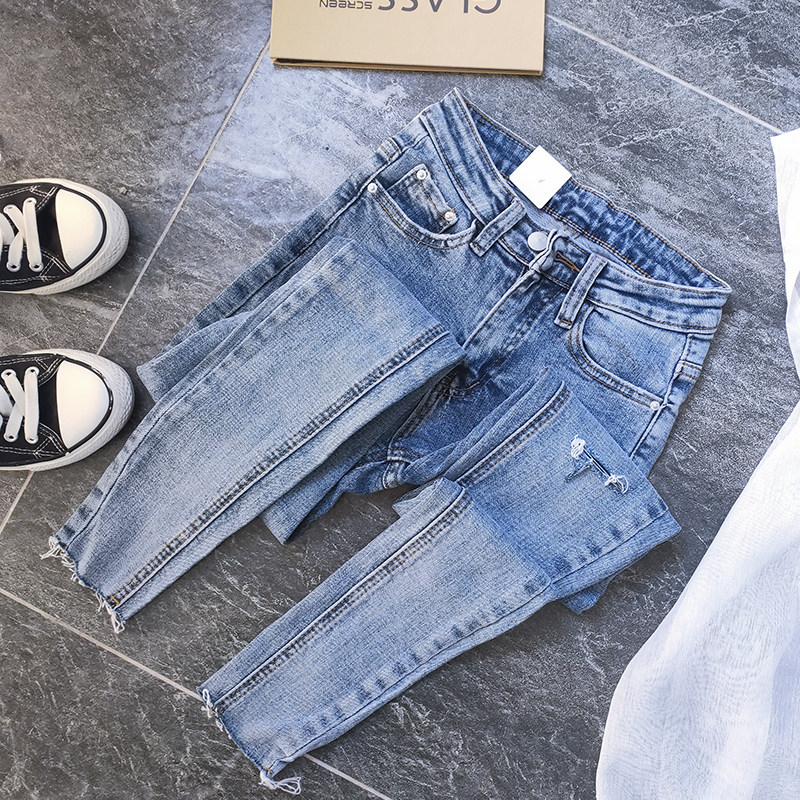 INS blue and white small size jeans women's South Korea Dongdaemun fashion fake hole light blue nine-point small feet 24 yards
