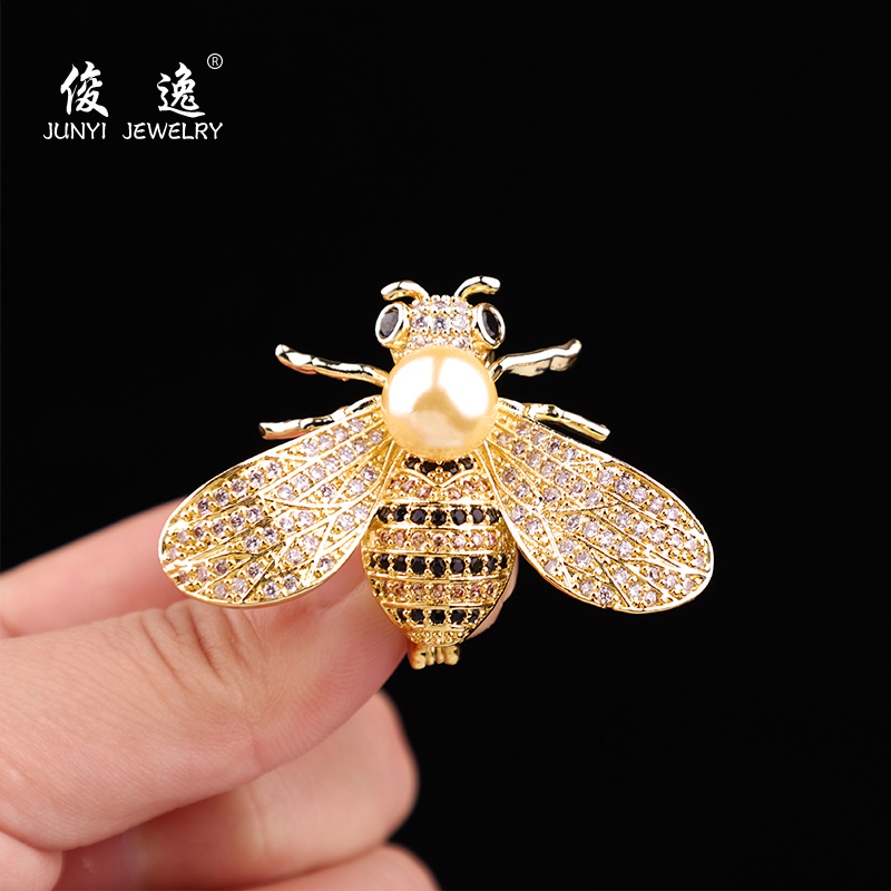 Bee brooch women's high-end corsage Korean luxury large quality badge decoration pin creative wild clothes accessories