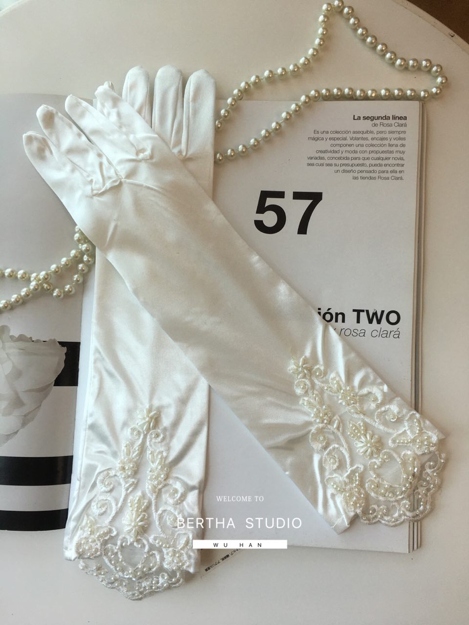 Bertha forged face long version retro lace full finger handmade nail pearl wedding yarn gloves light yarn Brigade slapped accessories Photography