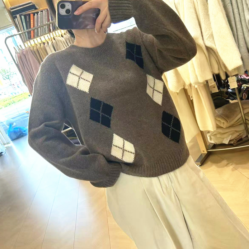 High-End Cashmere, Mulberry Silk, Camel Wool Round-Neck Pullover Retro Argyle Color-Blocked Women's Skin-Friendly Soft and Warm Sweater High-End Cashmere, Mulberry Silk, Camel Wool Round-Neck Pullover Retro Argyle Color-Blocked Women's Skin-Friendly Soft and Warm Sweater