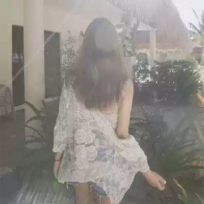 Net red same Korean lace blouse coat gown coat mesh sunscreen beach medium and long version of bikini