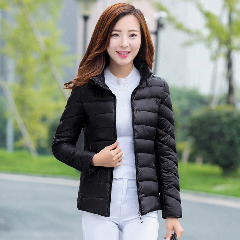 Áo khoác cotton ngoài mùa Phong cách Hàn Quốc nhẹ xuống áo khoác đệm ngắn Phụ nữ tự trồng đứng cổ áo màu đen nhỏ áo khoác độn áo xu hướng áo khoác - Bông
