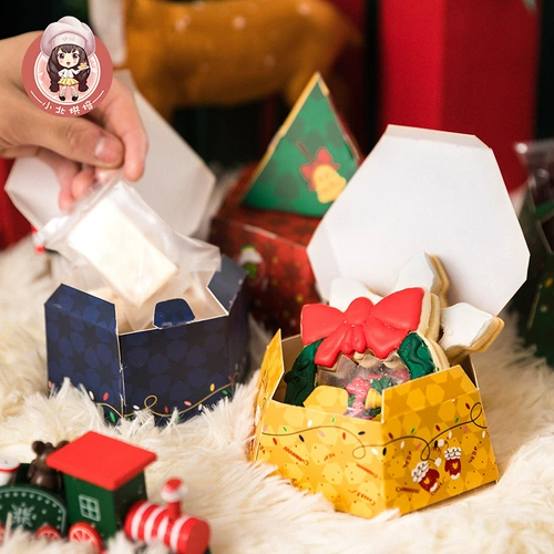 Рождественские украшения Green Andre Bows украшают подарочные коробки