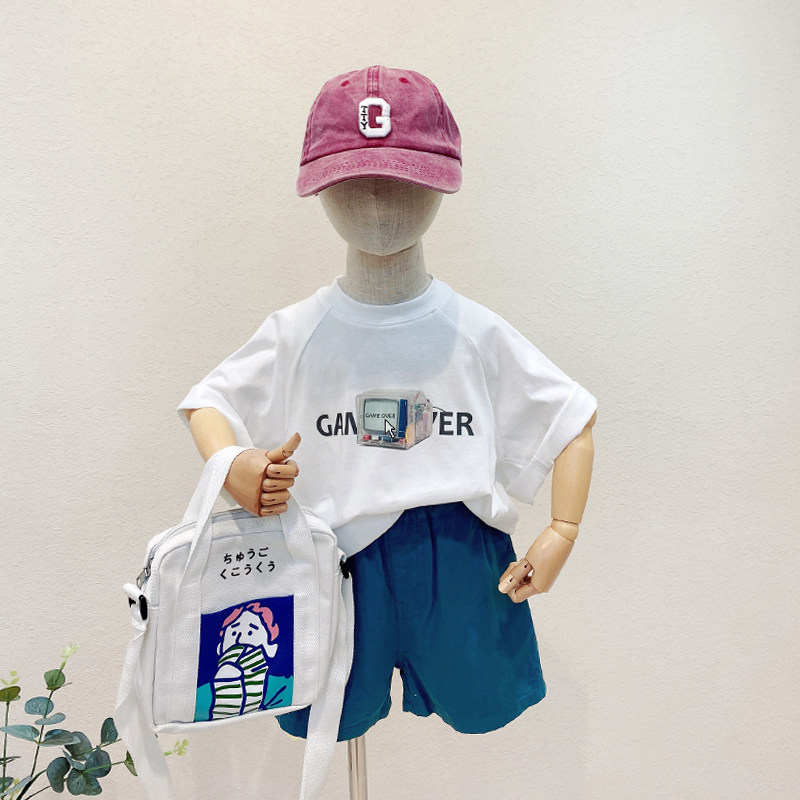 Boys' summer suit children's western style loose short-sleeved T-shirt casual shorts 2022 new Korean version two-piece suit trendy