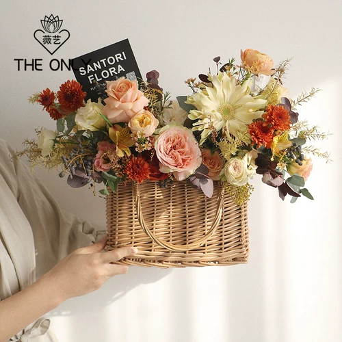 薇艺 INS Woven Flower Basket Rattan Ticked Trags Редактор ретро маленький цветочный синий пастырский цветочный художник цветочный цветок вставка