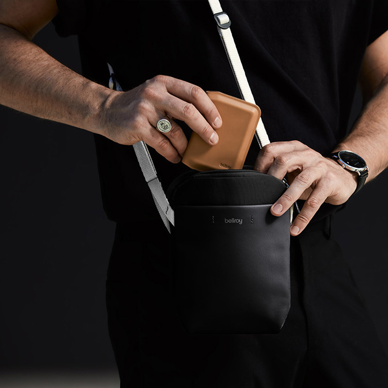 Australia Bellroy City Pouch Premium leather fashion messenger bag men and women shoulder mobile phone bag