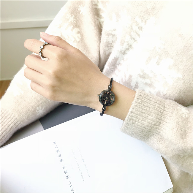 Đồng hồ đeo tay Pháp đồng hồ đeo tay nữ sinh viên Hàn Quốc phiên bản đơn giản sang trọng nhỏ tay tốt nữ sinh trung học cơ sở quay số nhỏ - Vòng đeo tay Cuff vòng tay gỗ