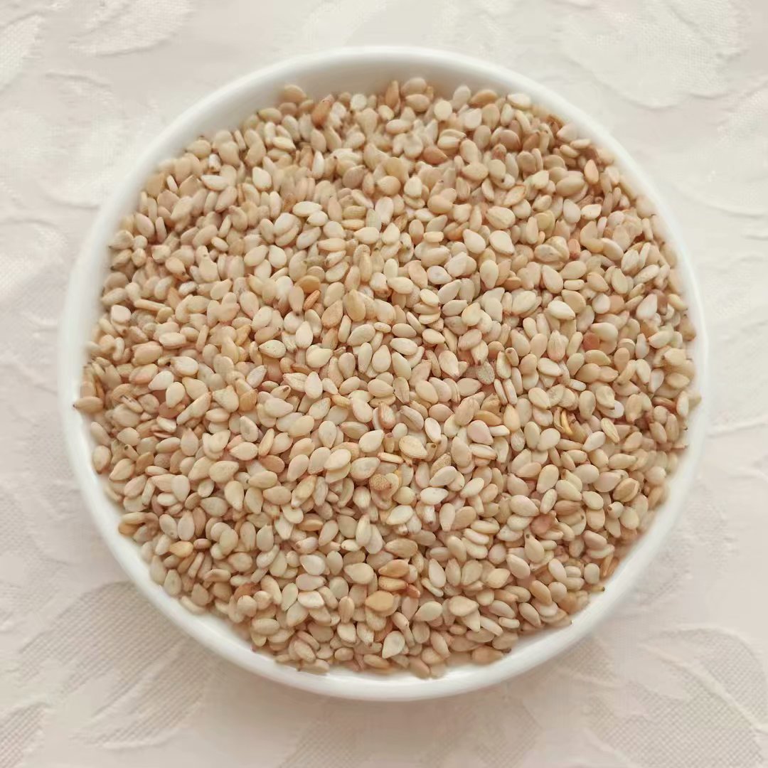 50 jins are worth 72 yuan, 1 jins of raw white sesame seeds with skin are eaten, selected no sand 25kg sesame seeds