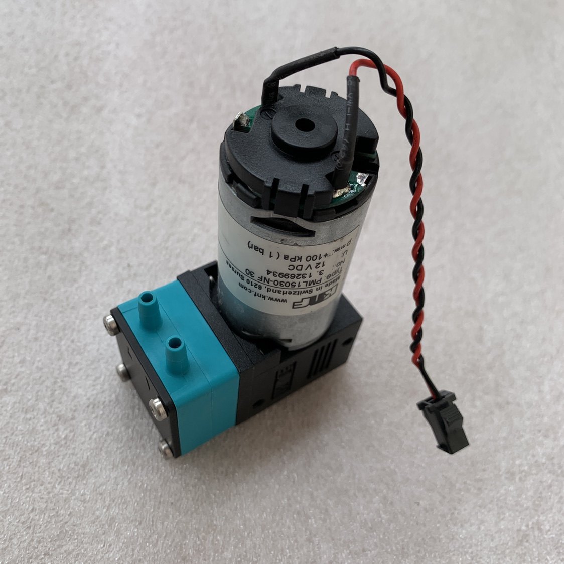 Pompe à Membrane KNF PML3172-NF30 24V - Neuf Avec éventuels Petits Défauts D'usine