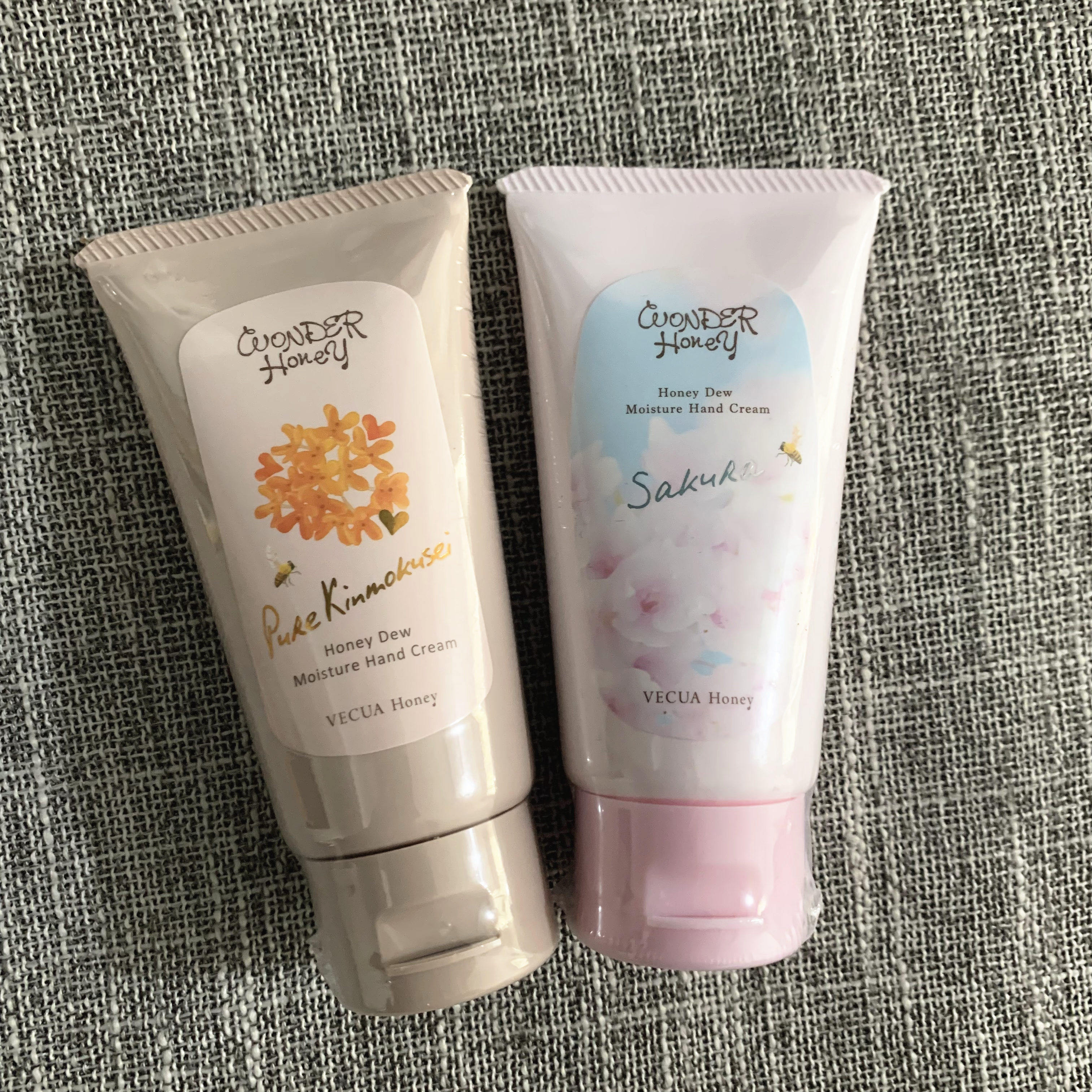 Japanese VECUA Honey limited gold rhinoceros cream cherry cherry cherry blossom cream and soft 50g