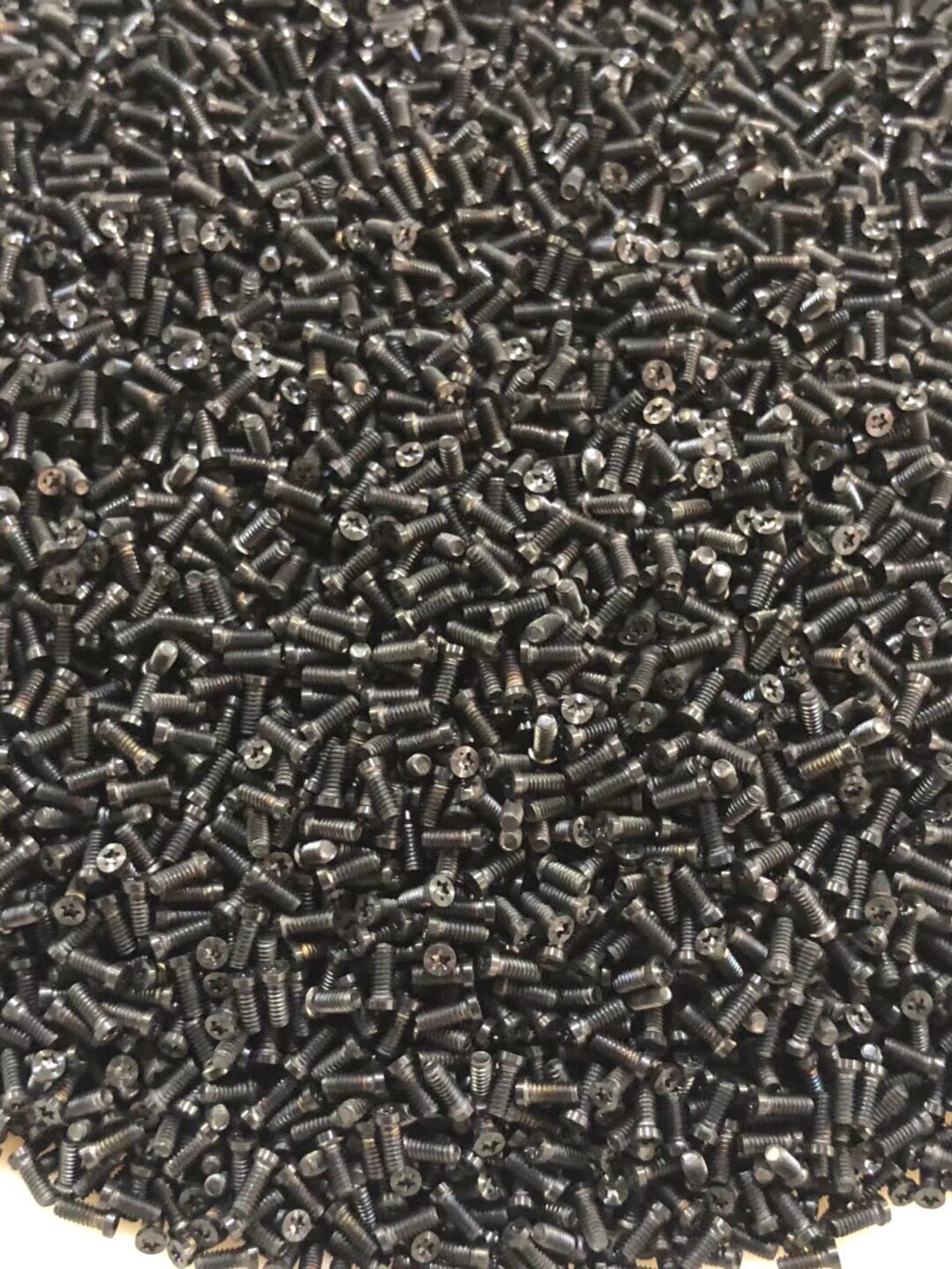 Suitable for OPPO VIVO X7 X7 X9 R9 R9 X6 X6 R11 X20 mobile phone motherboard internal screw