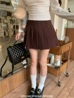 Темно-бордовый